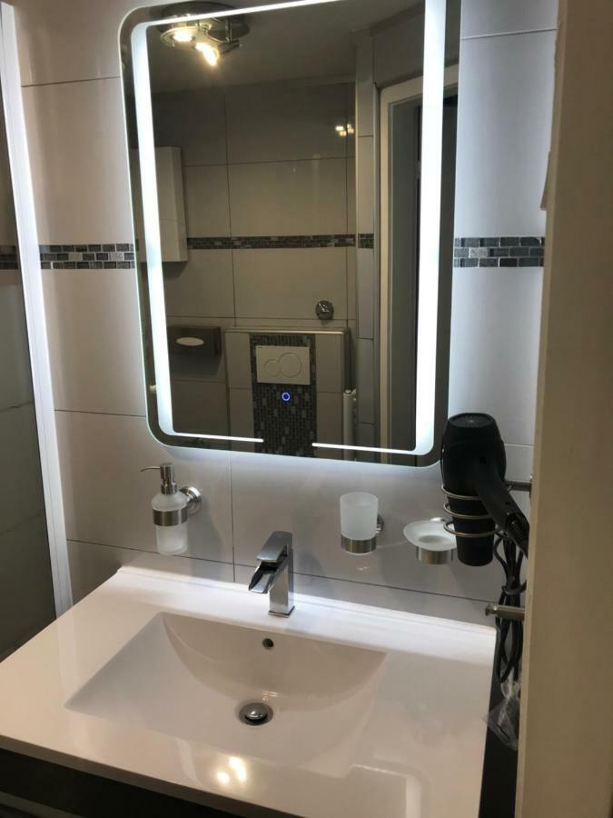 Apartment Maximilians Düsseldorf Esterno foto